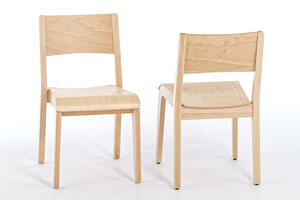 Der Holzstuhl Bonn gibt überall ein schönes Bild ab